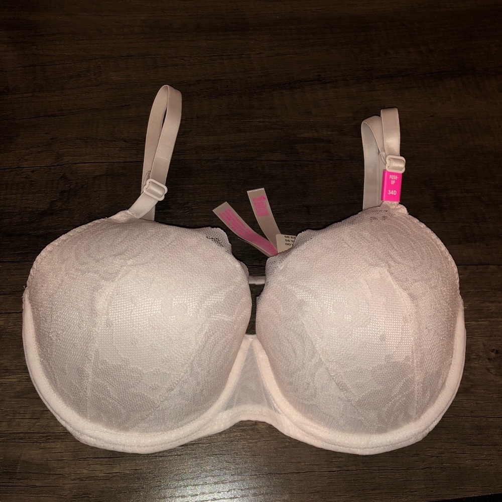 Victoria’s Secret White Push-up Bra 34D NWT!